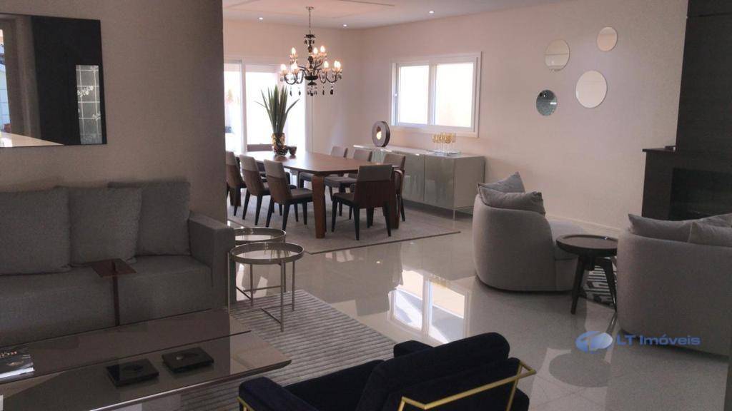 Casa de Condomínio para alugar com 4 quartos, 360m² - Foto 5