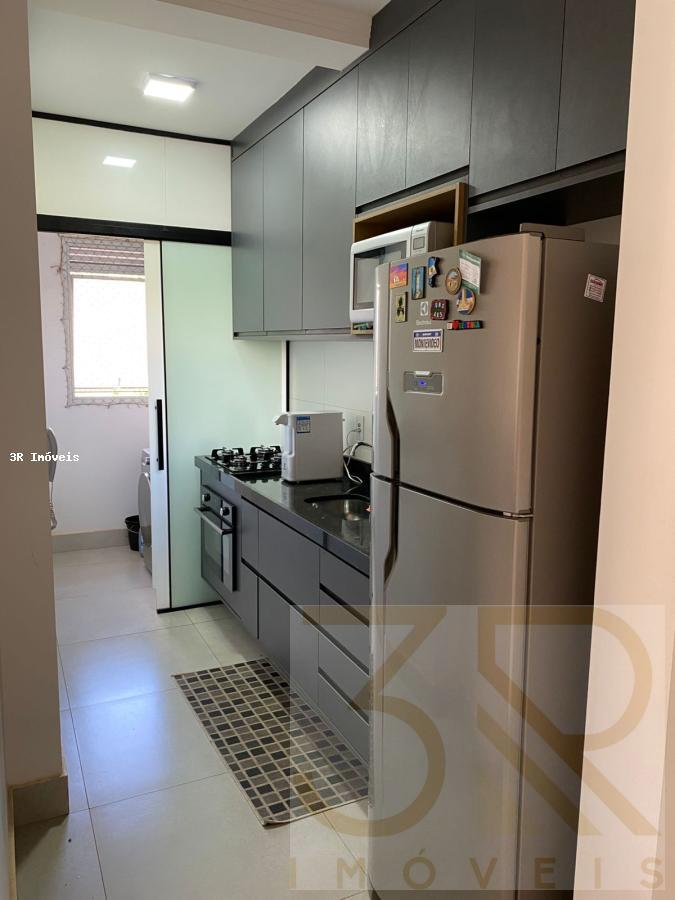 Apartamento para alugar com 2 quartos, 67m² - Foto 2