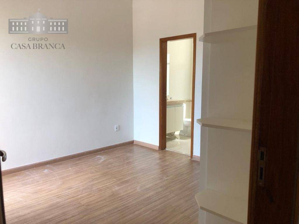 Apartamento para alugar com 3 quartos, 105m² - Foto 6