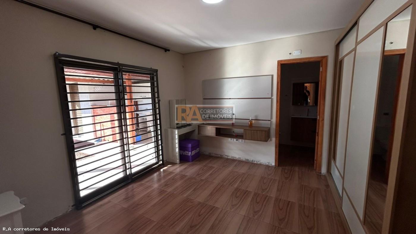 Terreno à venda com 1 quarto, 408m² - Foto 12