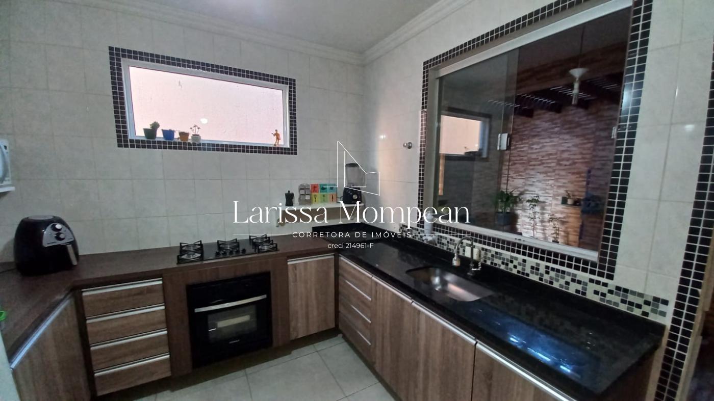 Casa à venda com 2 quartos, 98m² - Foto 1