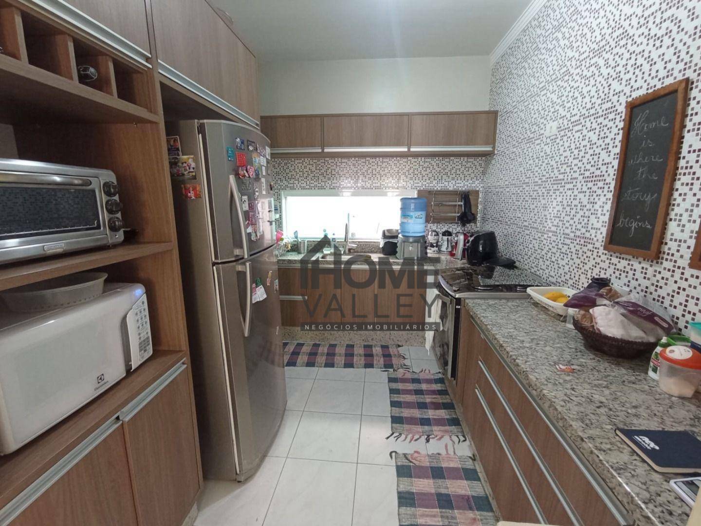 Casa de Condomínio à venda com 3 quartos, 191m² - Foto 9