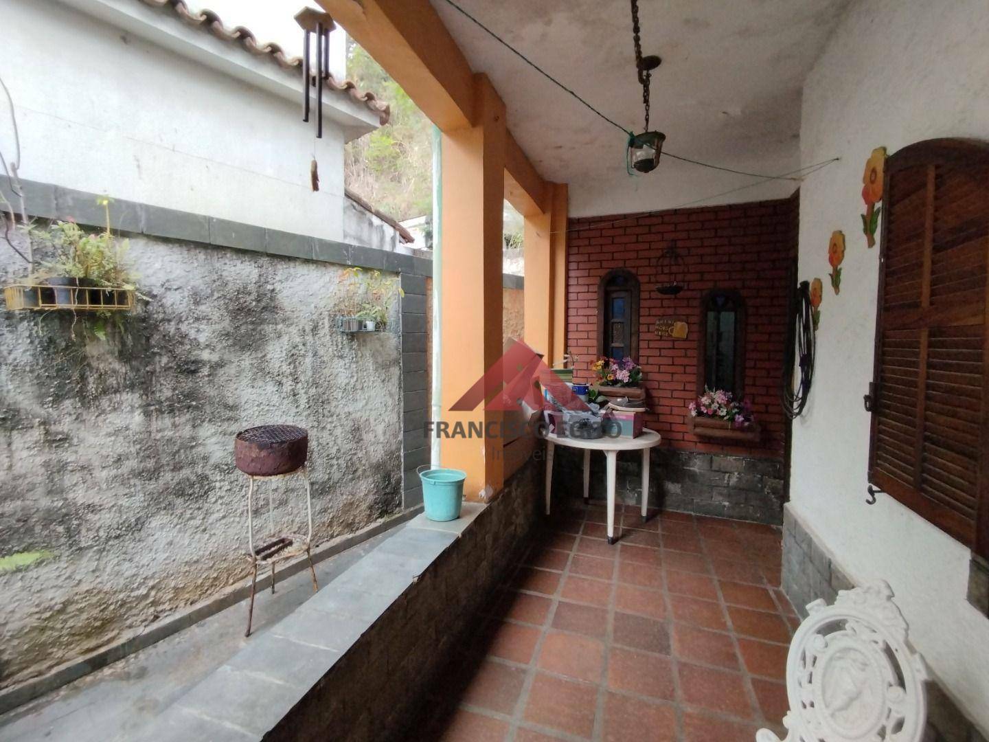 Casa à venda com 5 quartos, 250m² - Foto 6