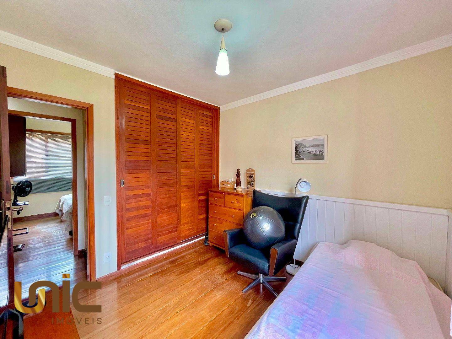 Casa à venda com 4 quartos, 220m² - Foto 29