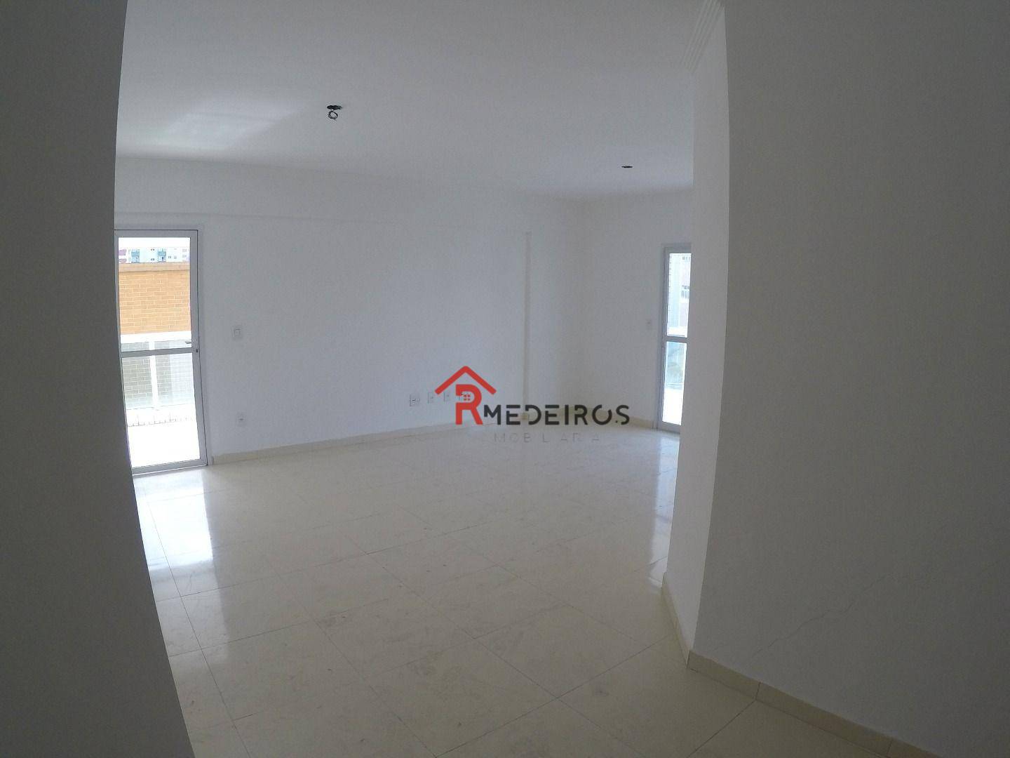 Apartamento à venda com 3 quartos, 162m² - Foto 2