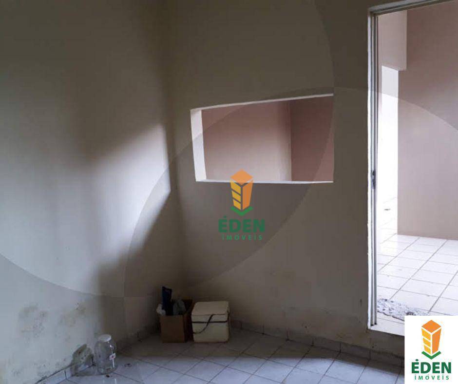 Casa à venda com 3 quartos, 270m² - Foto 11