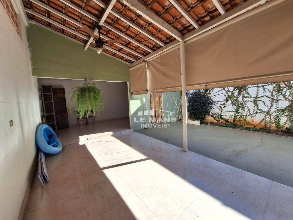 Casa à venda com 3 quartos, 164m² - Foto 13