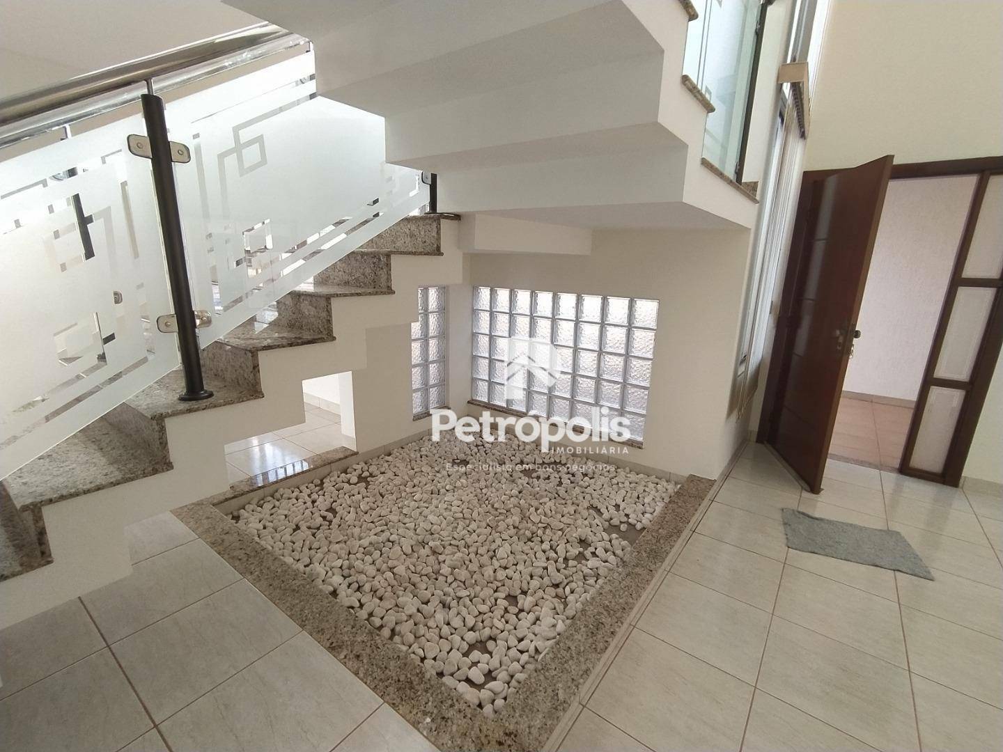 Sobrado à venda com 4 quartos, 370m² - Foto 3