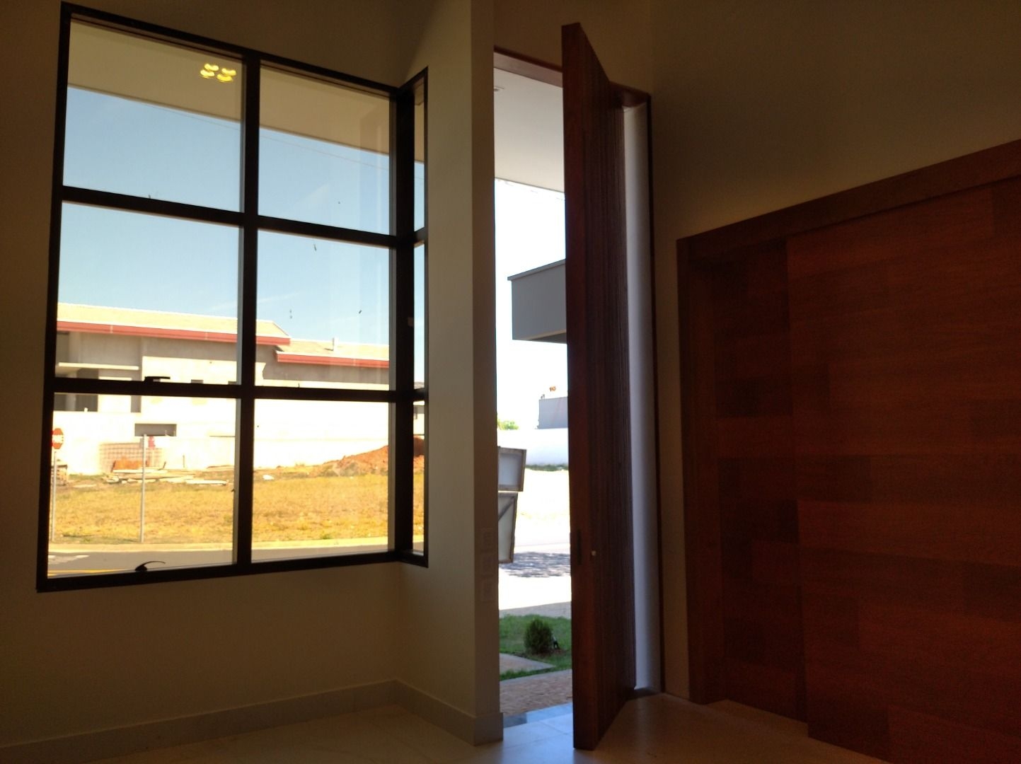 Casa à venda com 3 quartos, 186m² - Foto 1