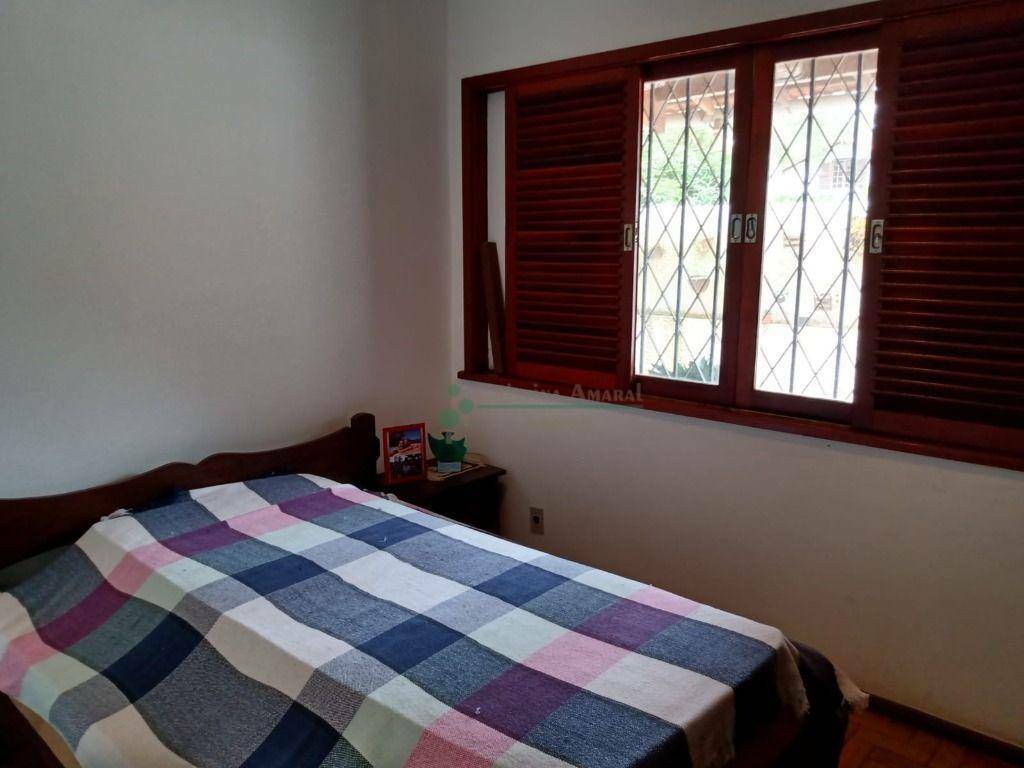 Casa à venda com 5 quartos, 200m² - Foto 23