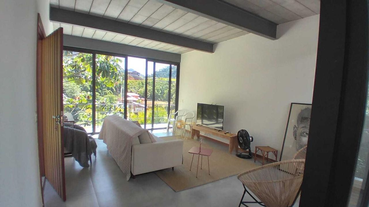 Casa de Condomínio à venda com 3 quartos, 300m² - Foto 1