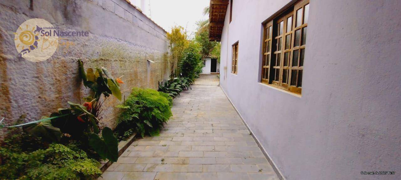Casa para alugar com 3 quartos, 240m² - Foto 29