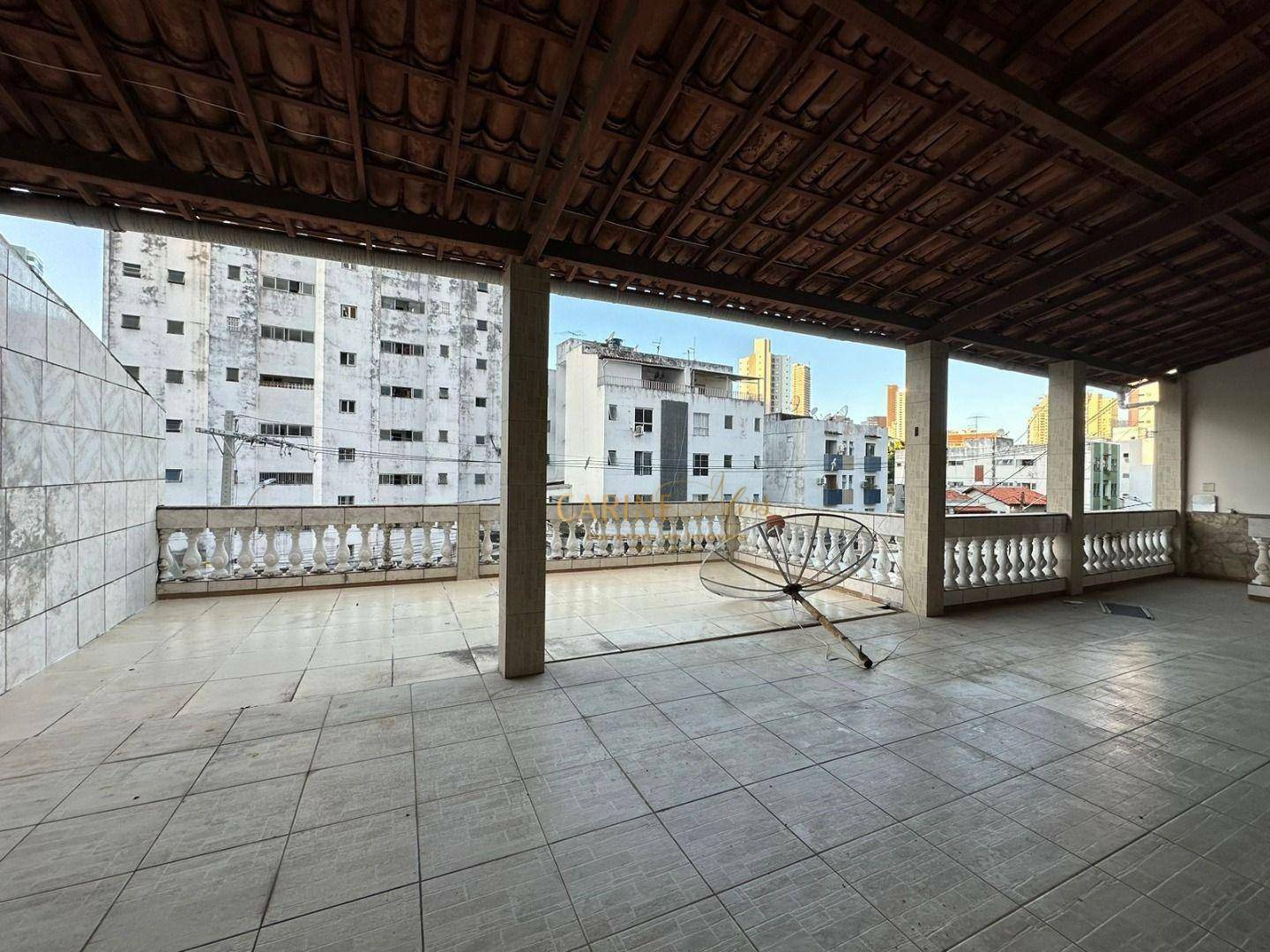 Casa para alugar com 2 quartos, 185m² - Foto 1