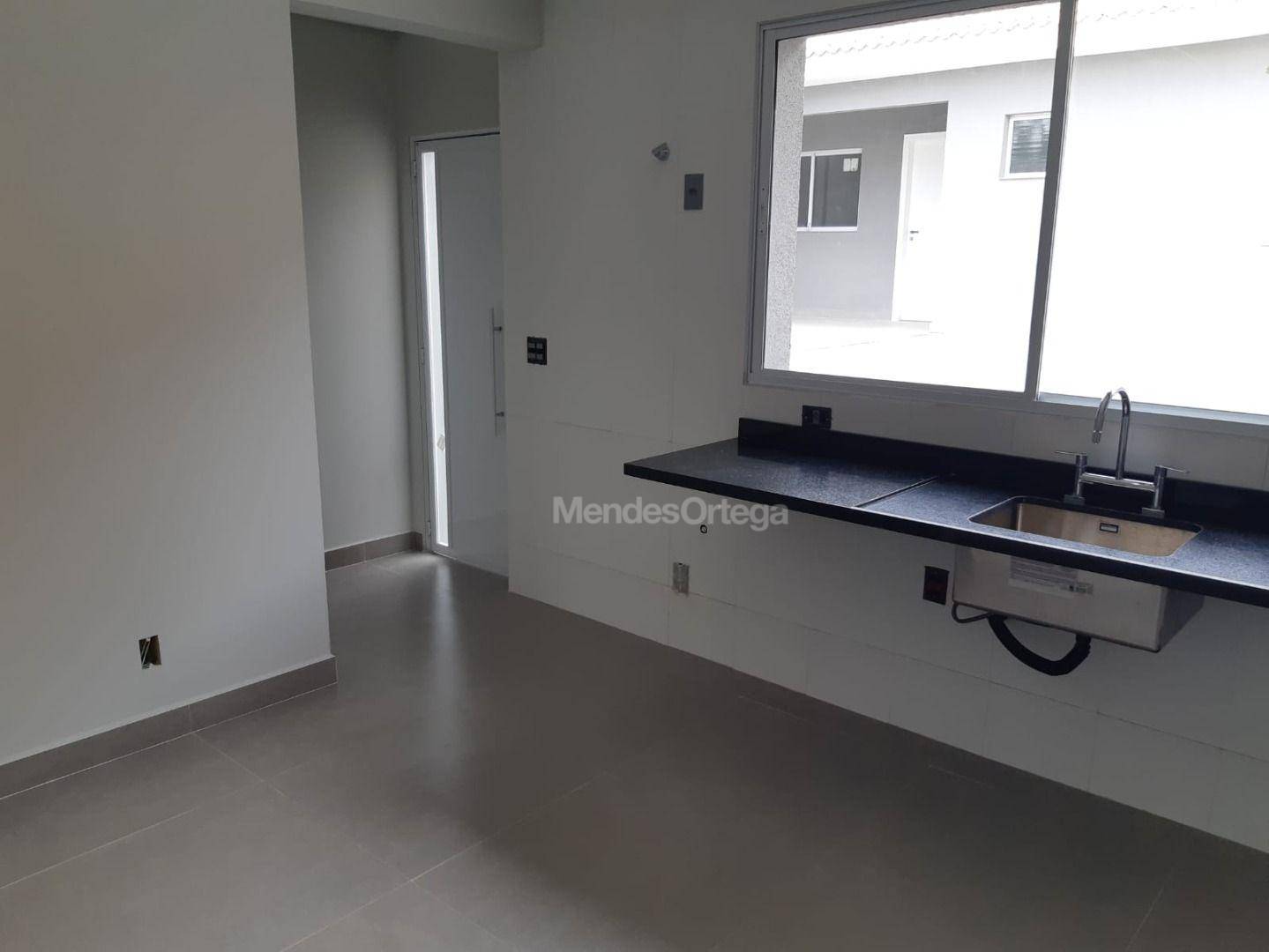 Casa à venda com 3 quartos, 207m² - Foto 14