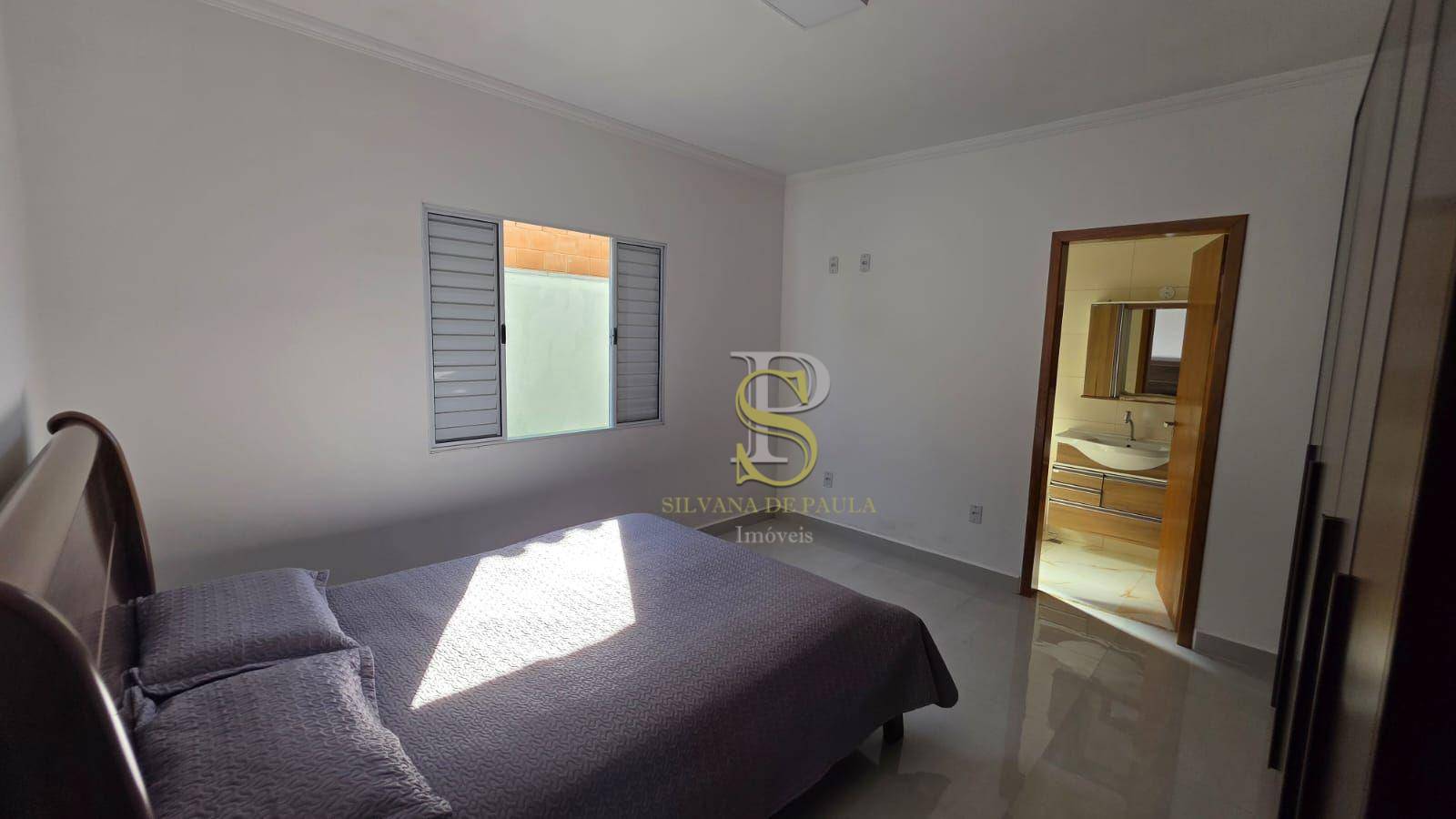 Casa à venda com 4 quartos, 250m² - Foto 15
