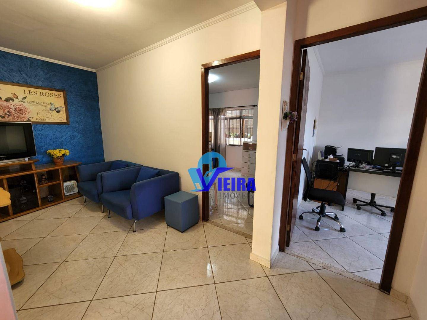 Casa à venda com 4 quartos, 250m² - Foto 22