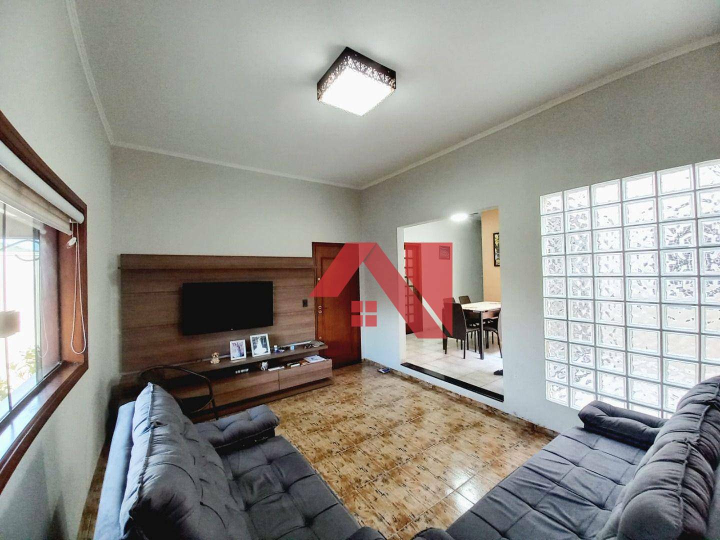 Casa à venda com 3 quartos, 170m² - Foto 1