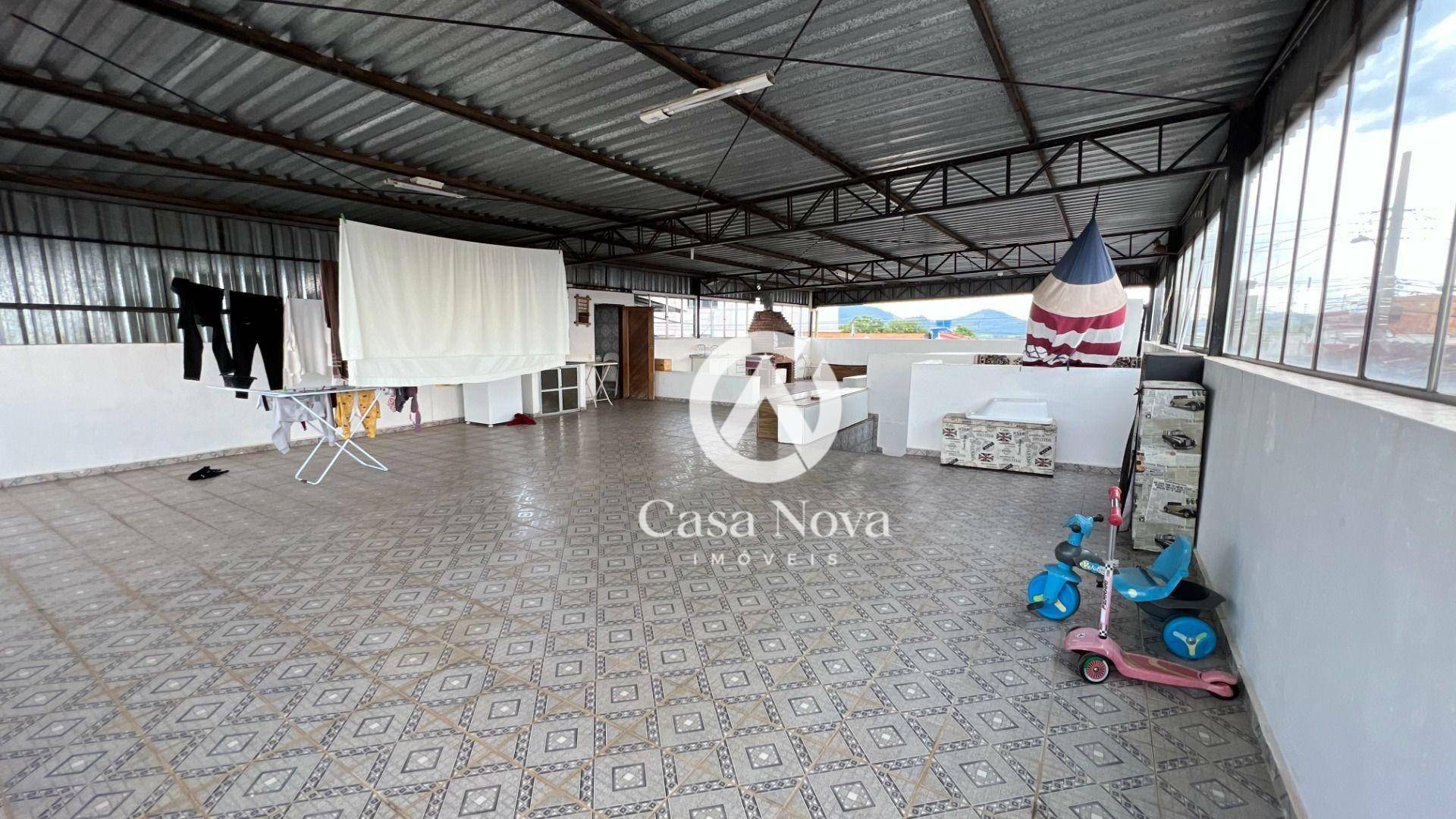 Casa à venda com 3 quartos, 410m² - Foto 3