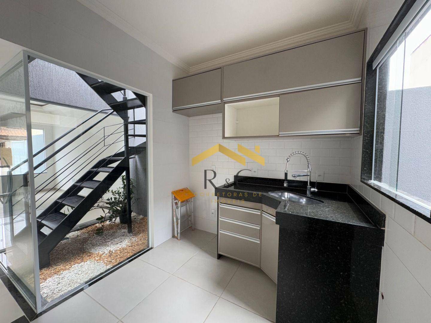 Casa à venda com 2 quartos, 87m² - Foto 11