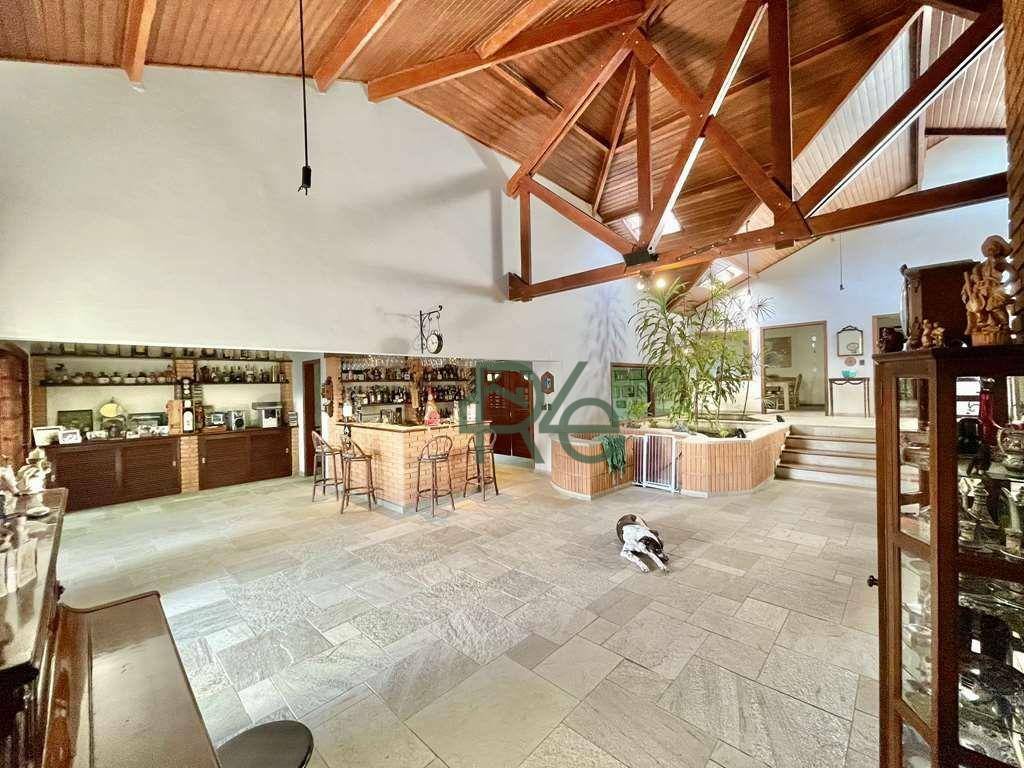 Casa à venda e aluguel com 5 quartos, 923m² - Foto 18