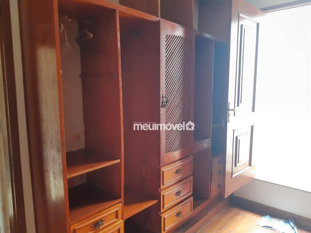 Casa à venda com 4 quartos, 400m² - Foto 5