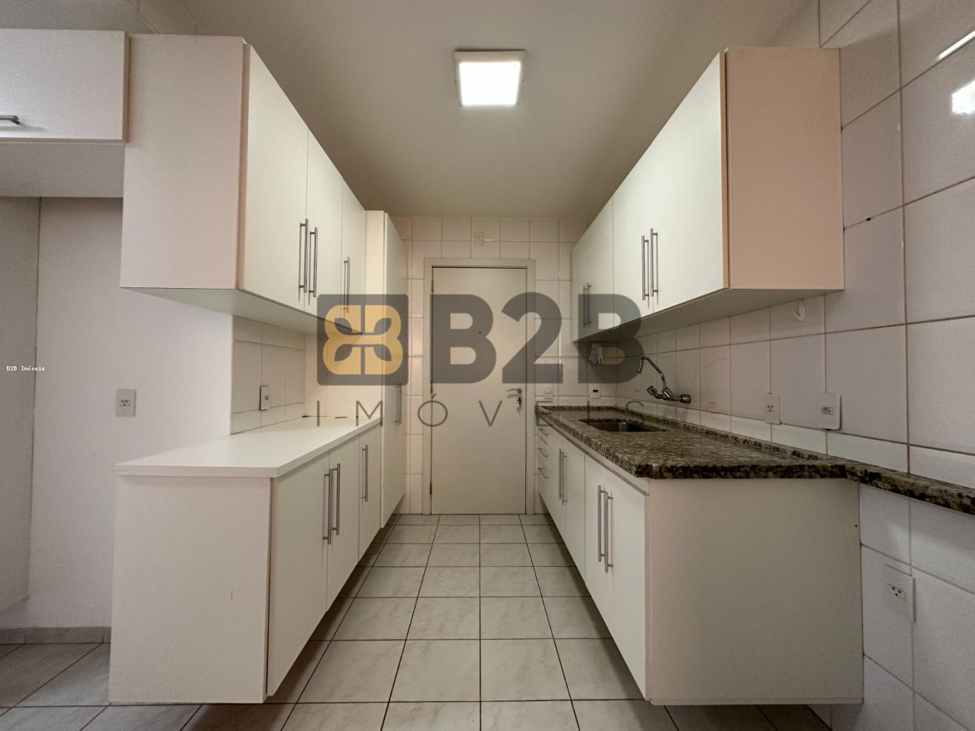 Apartamento à venda com 3 quartos, 135m² - Foto 20