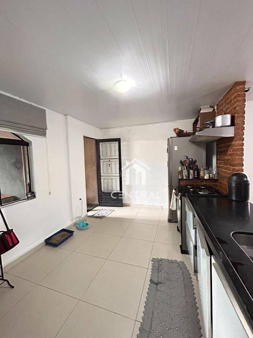 Sobrado à venda com 6 quartos, 250m² - Foto 57