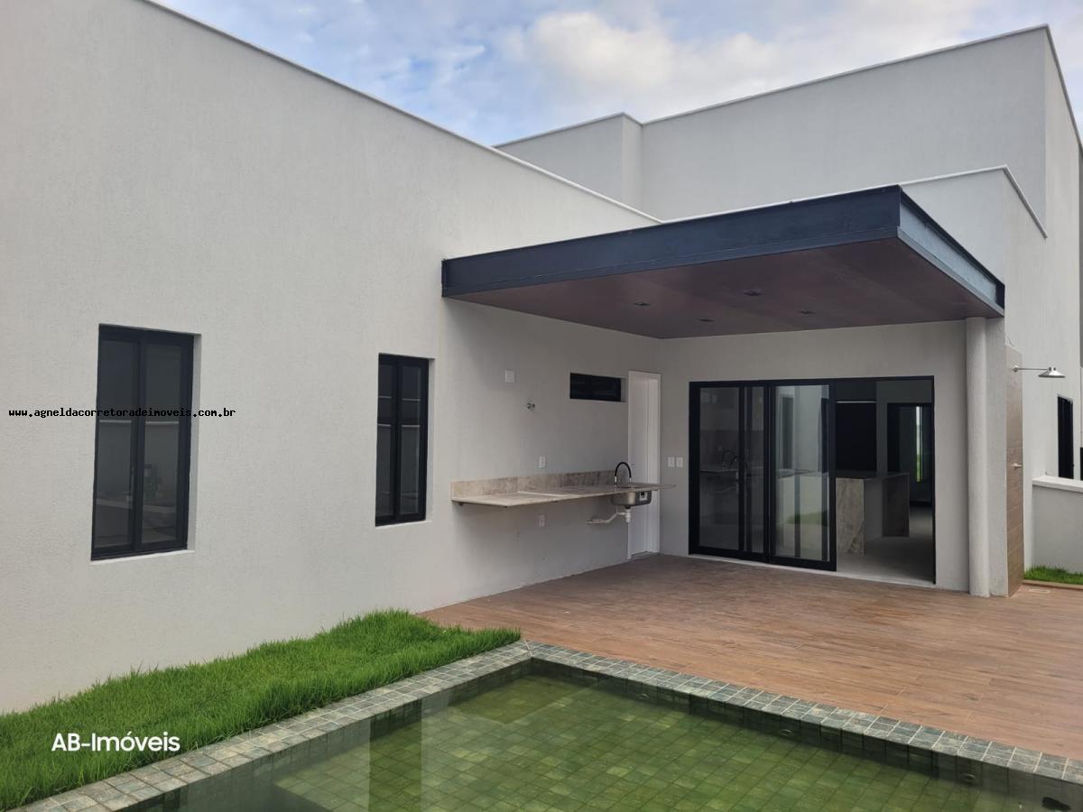 Casa de Condomínio à venda com 3 quartos, 220m² - Foto 9