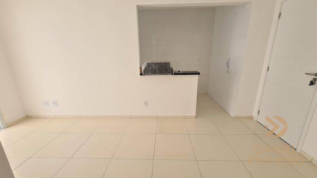 Apartamento à venda com 2 quartos, 66m² - Foto 3