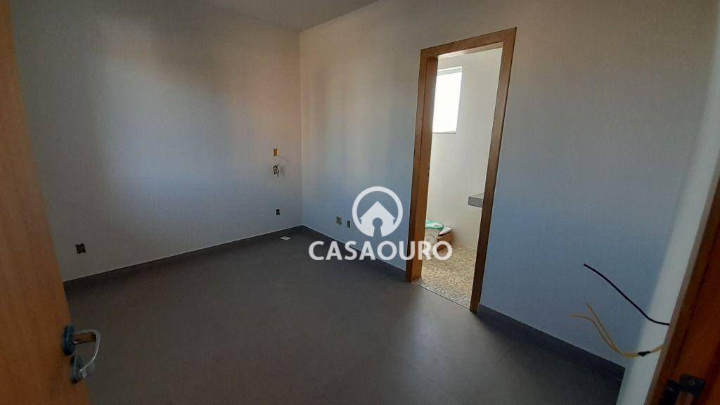 Apartamento à venda com 3 quartos, 83m² - Foto 15