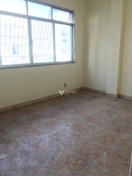 Apartamento à venda com 3 quartos, 80m² - Foto 4