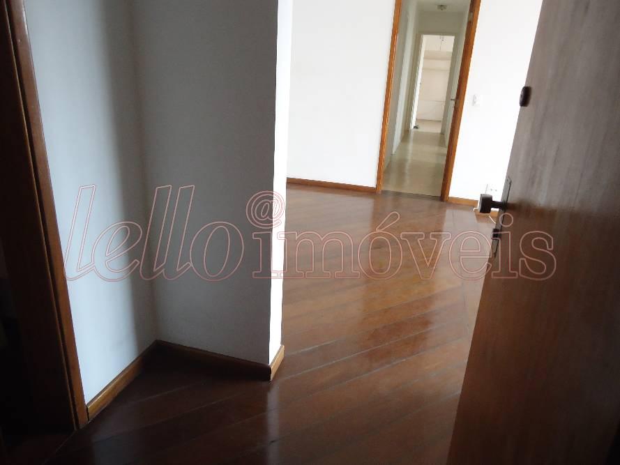 Apartamento para alugar com 4 quartos, 155m² - Foto 1