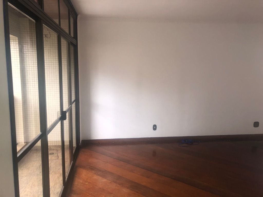 Apartamento à venda com 3 quartos, 190m² - Foto 5