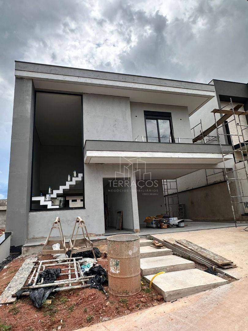 Sobrado à venda com 4 quartos, 200m² - Foto 1