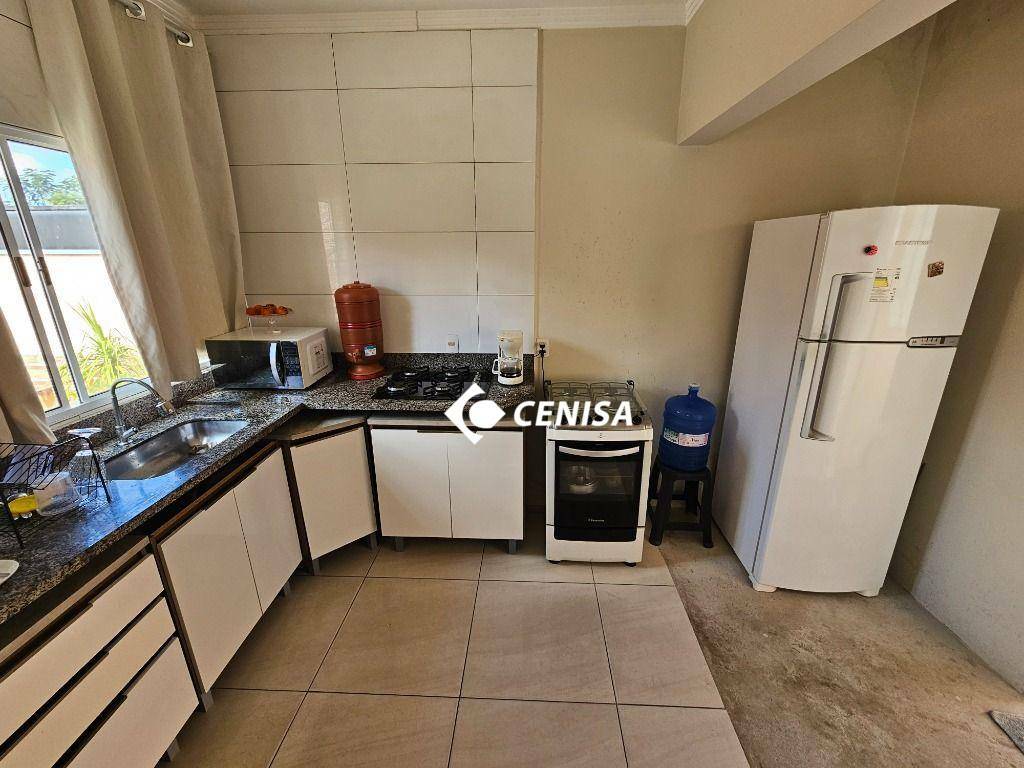 Casa à venda com 2 quartos, 68m² - Foto 3