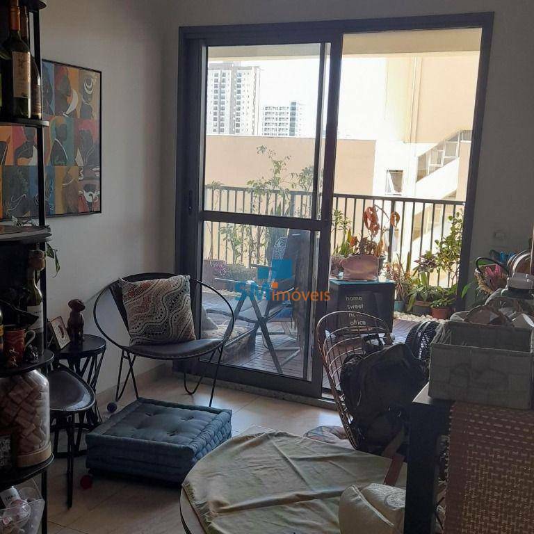 Apartamento à venda com 2 quartos, 70m² - Foto 4