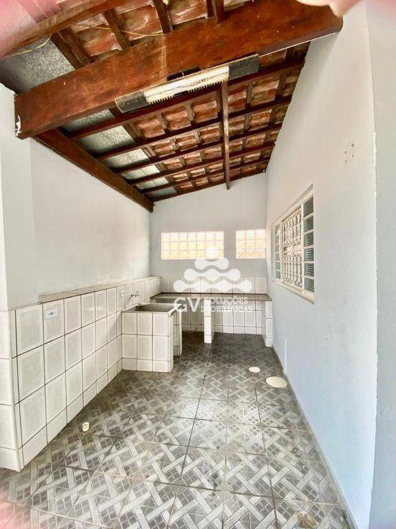 Casa para alugar com 3 quartos, 200m² - Foto 10