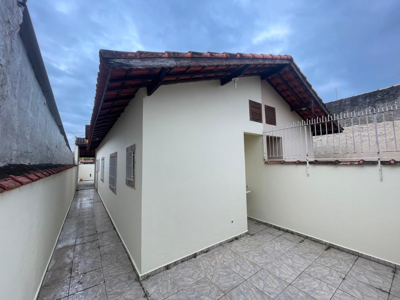 Casa à venda com 2 quartos, 125m² - Foto 2