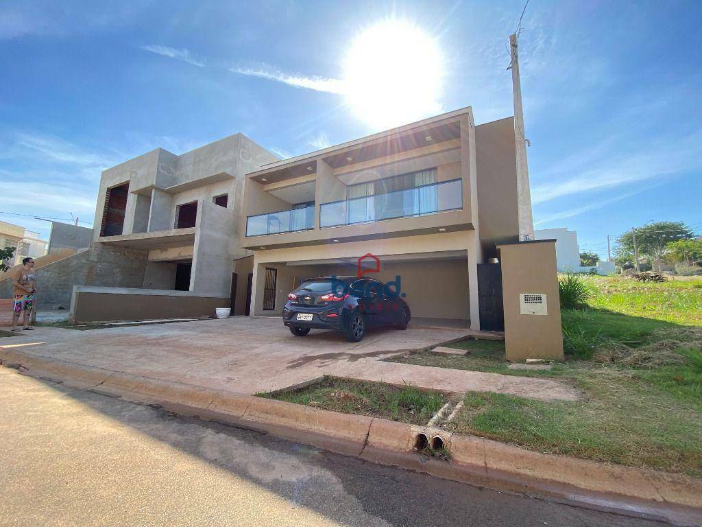 Casa de Condomínio à venda com 3 quartos, 271m² - Foto 2