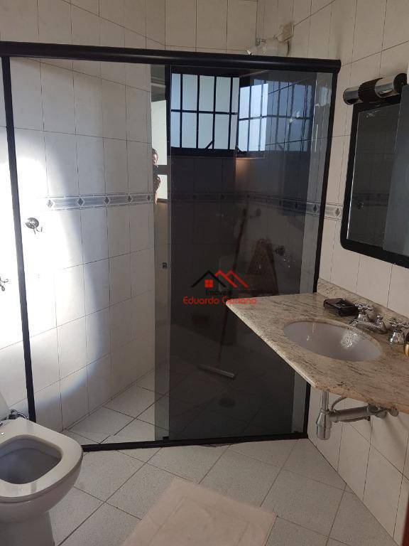 Casa à venda com 5 quartos, 234m² - Foto 24