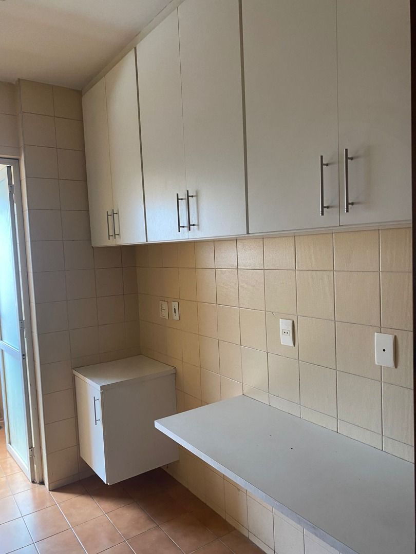 Apartamento para alugar com 3 quartos, 90m² - Foto 7