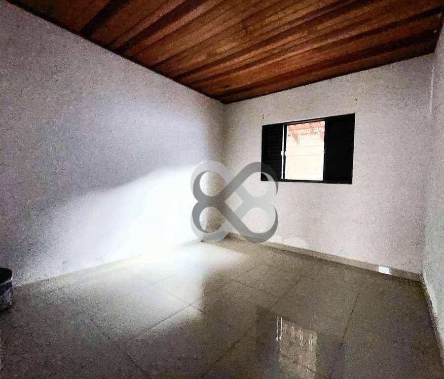 Casa à venda com 4 quartos, 170m² - Foto 3