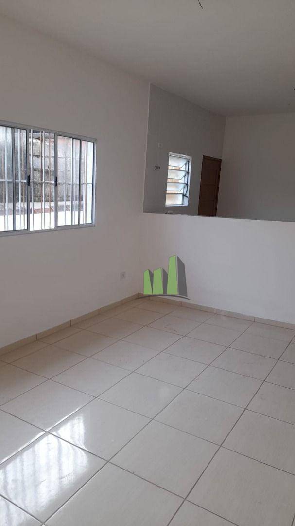 Casa à venda com 2 quartos, 70m² - Foto 3