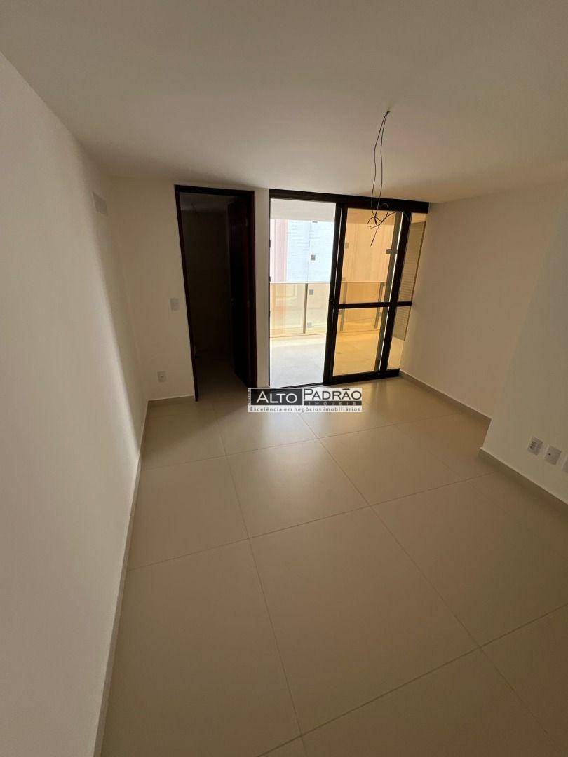 Apartamento à venda com 4 quartos, 234m² - Foto 7