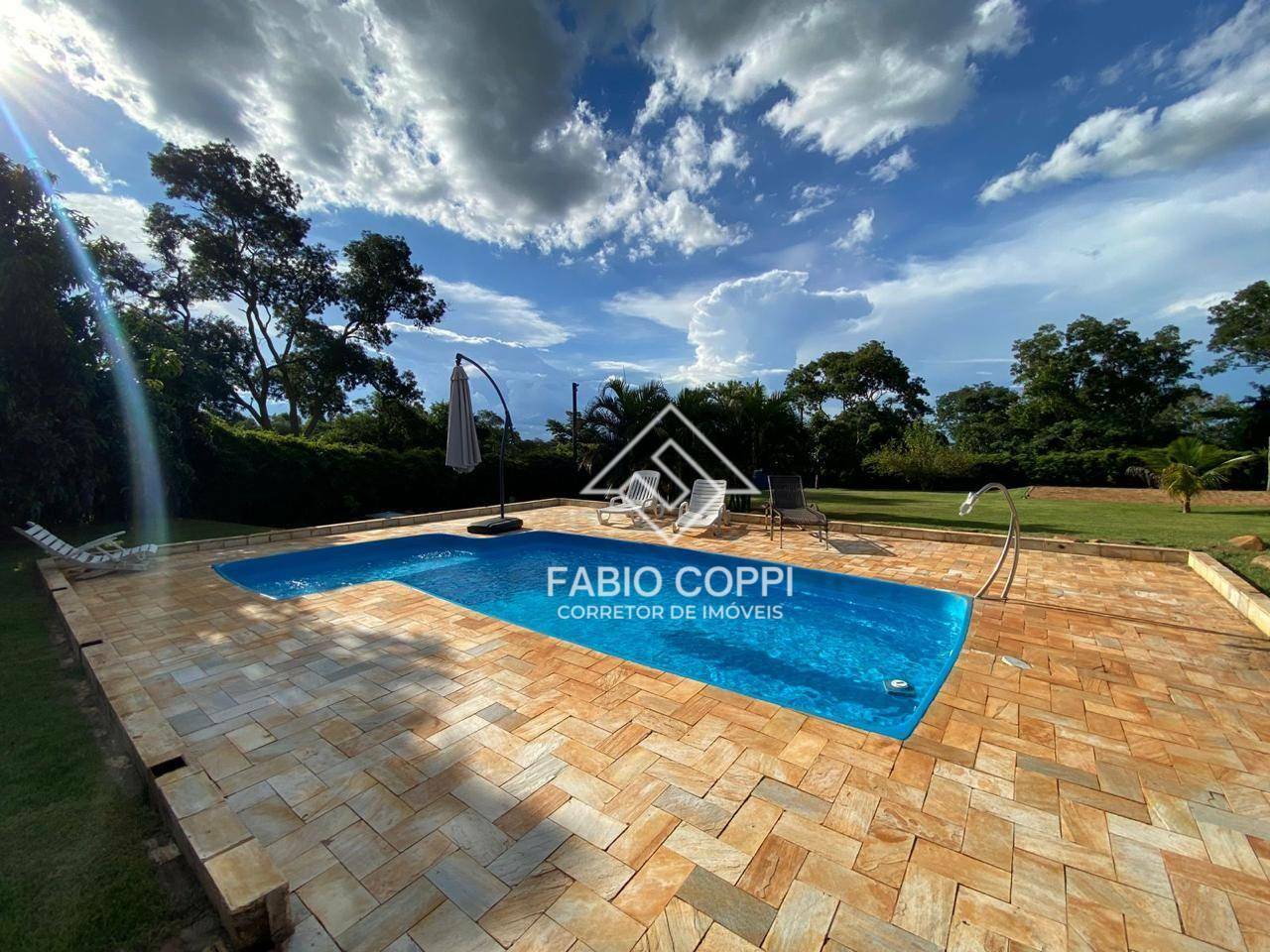 Casa de Condomínio à venda com 3 quartos, 416m² - Foto 1