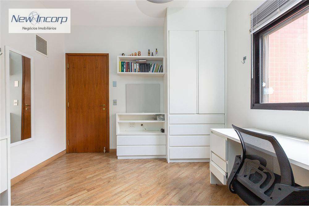 Apartamento à venda com 3 quartos, 222m² - Foto 14