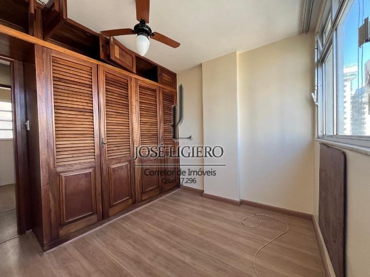 Apartamento à venda com 2 quartos, 70m² - Foto 7