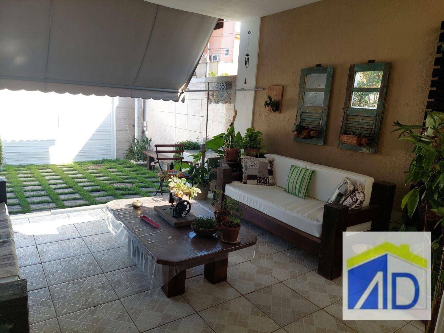 Casa de Condomínio à venda com 5 quartos, 230m² - Foto 2
