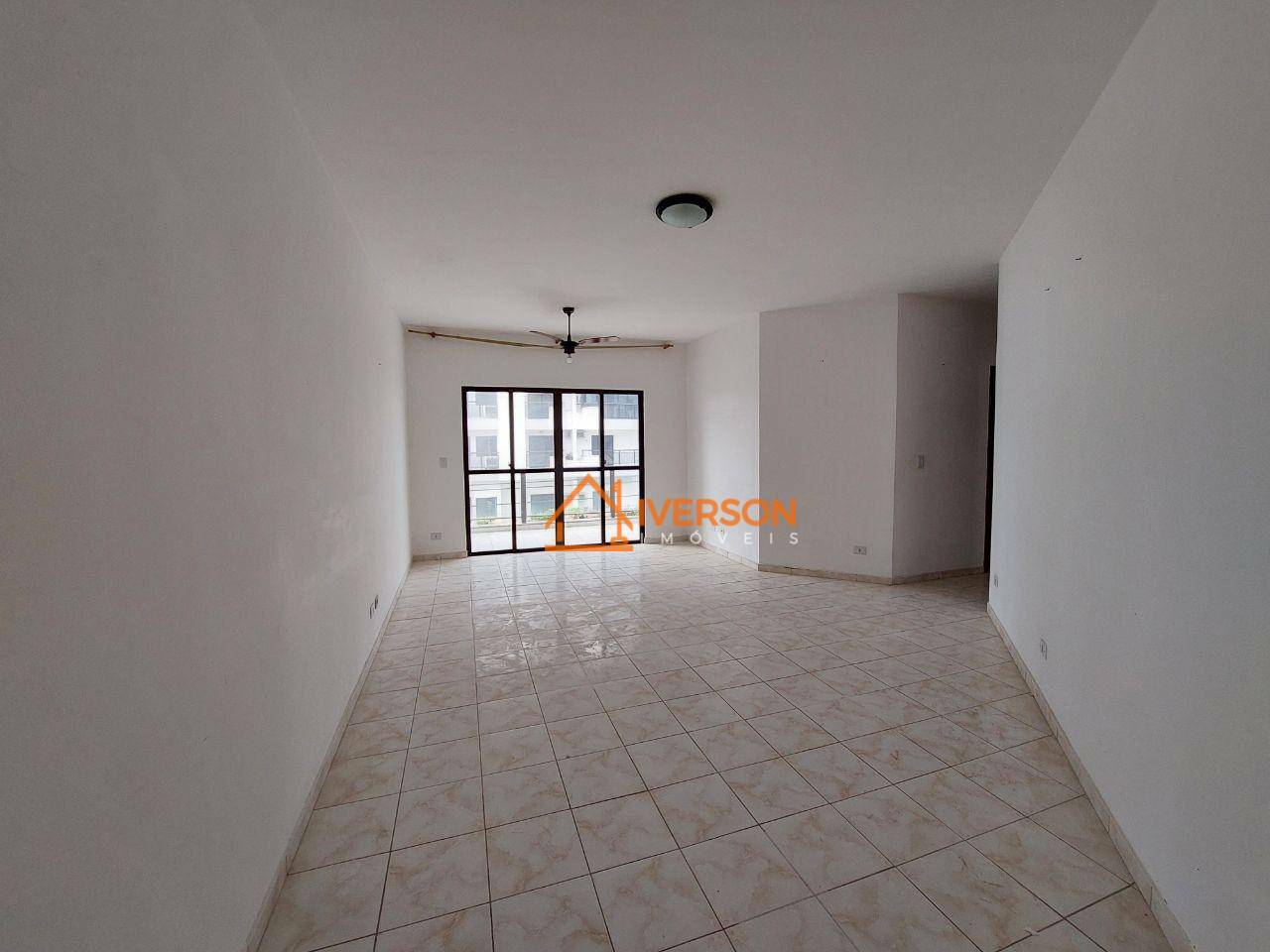 Apartamento para alugar com 3 quartos, 80m² - Foto 2