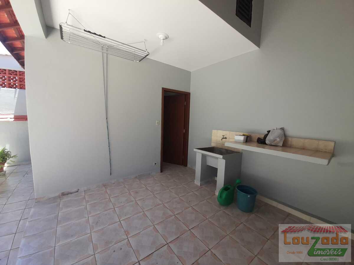 Casa à venda com 2 quartos, 500m² - Foto 8